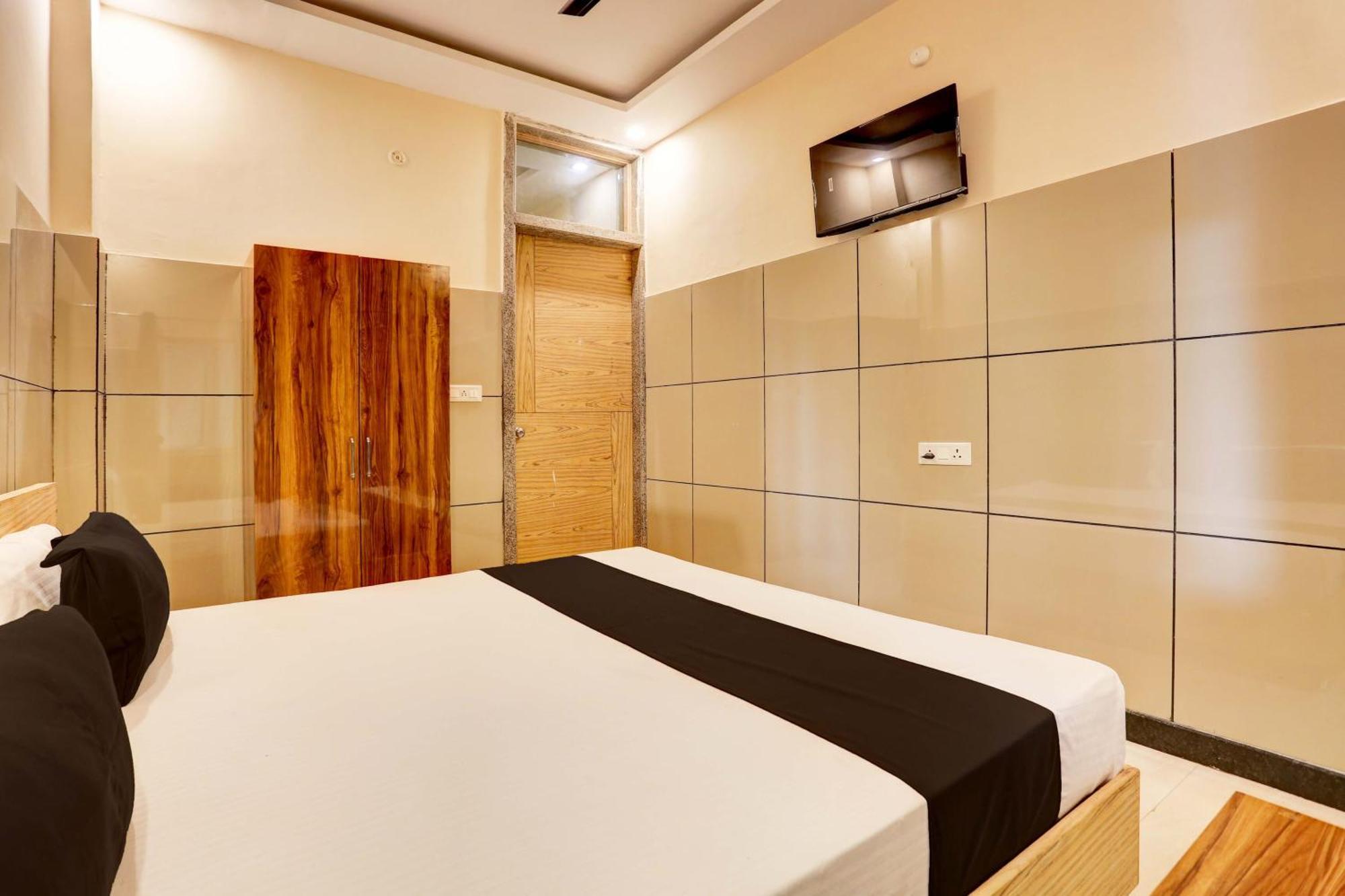 Hotel O 7 Lucknow Dış mekan fotoğraf